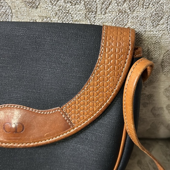 Christian Dior Vintage black shiny canvas and tan leather shoulder bag - Picture 6 of 17